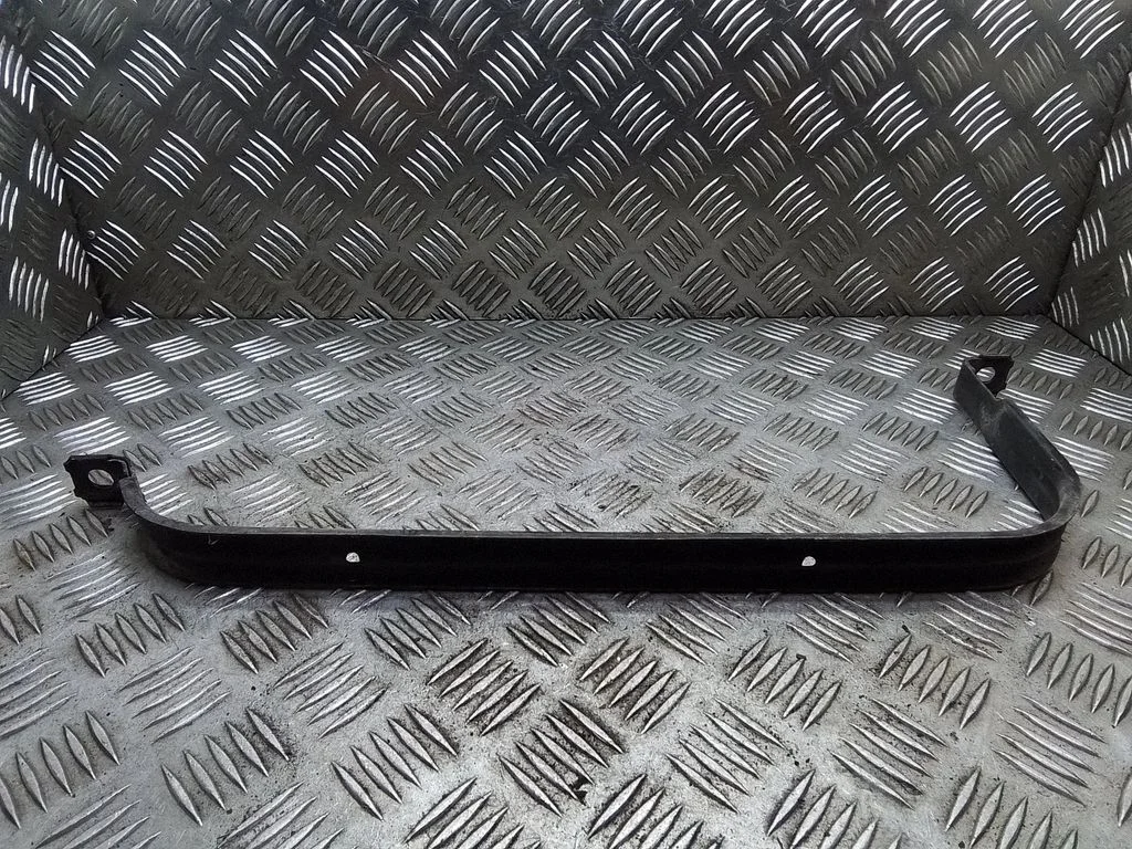 Kütusepaagi kinnitusklamber (-klambrid) – Volkswagen Transporter - Caravelle T5 (2003-2015)