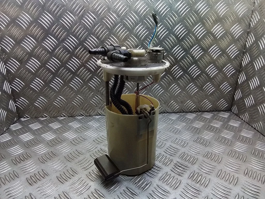 Fuel level sensor – Toyota Avensis T250 (2006-2009)