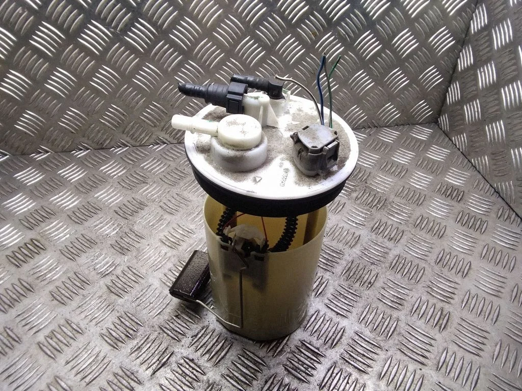 Fuel level sensor – Toyota Avensis T250 (2003-2006)