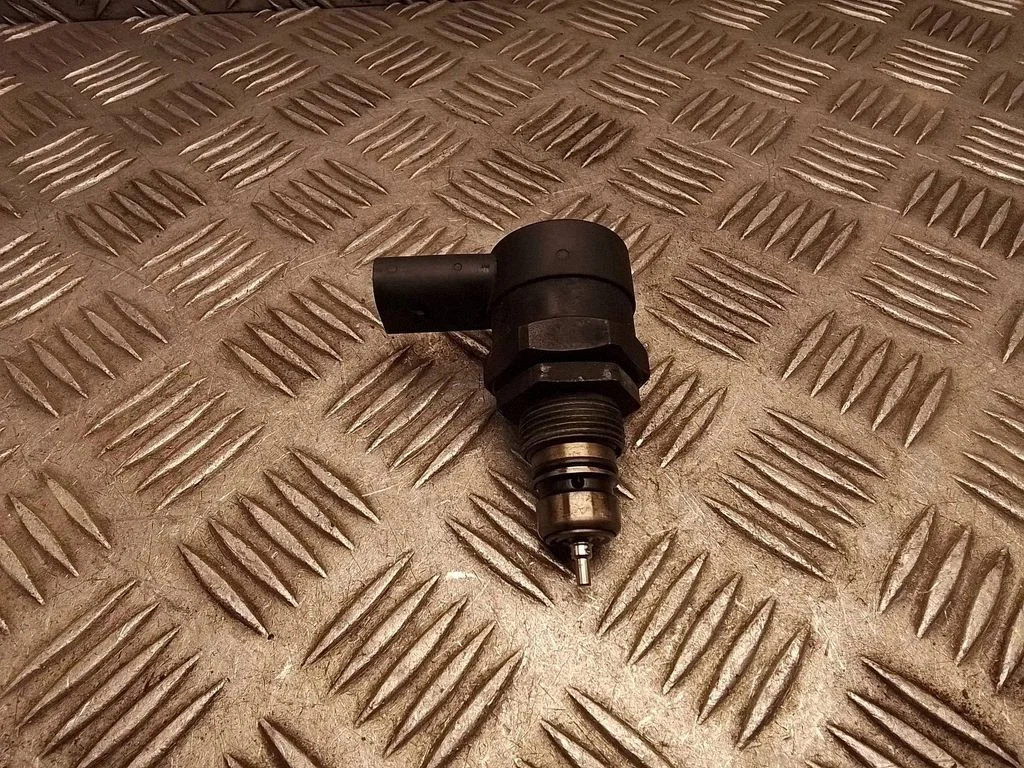 Fuel main line pipe – BMW 7 Series E65 E66 (2001-2008)