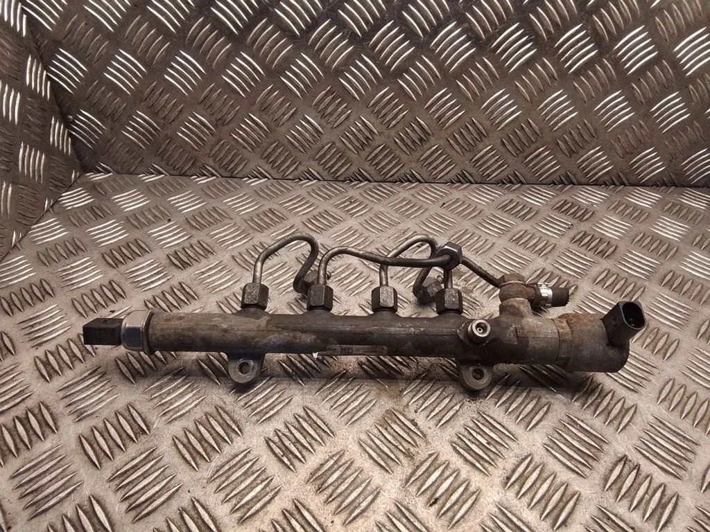 Kütuse magistraaltoru A6510700495