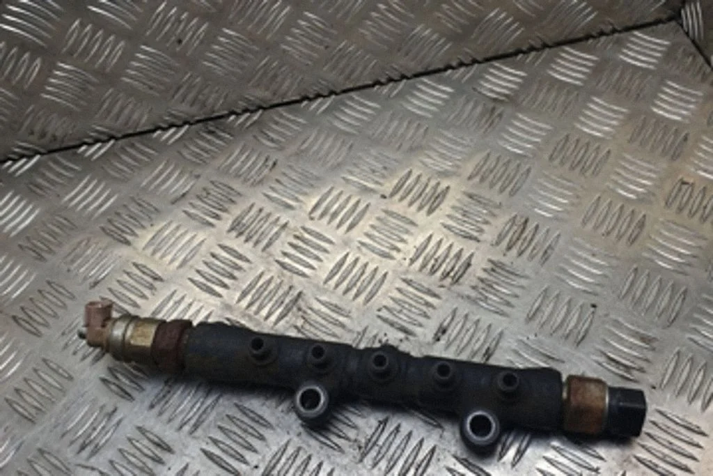 Kütuse magistraaltoru – Toyota Corolla Verso E121 (2001-2004)