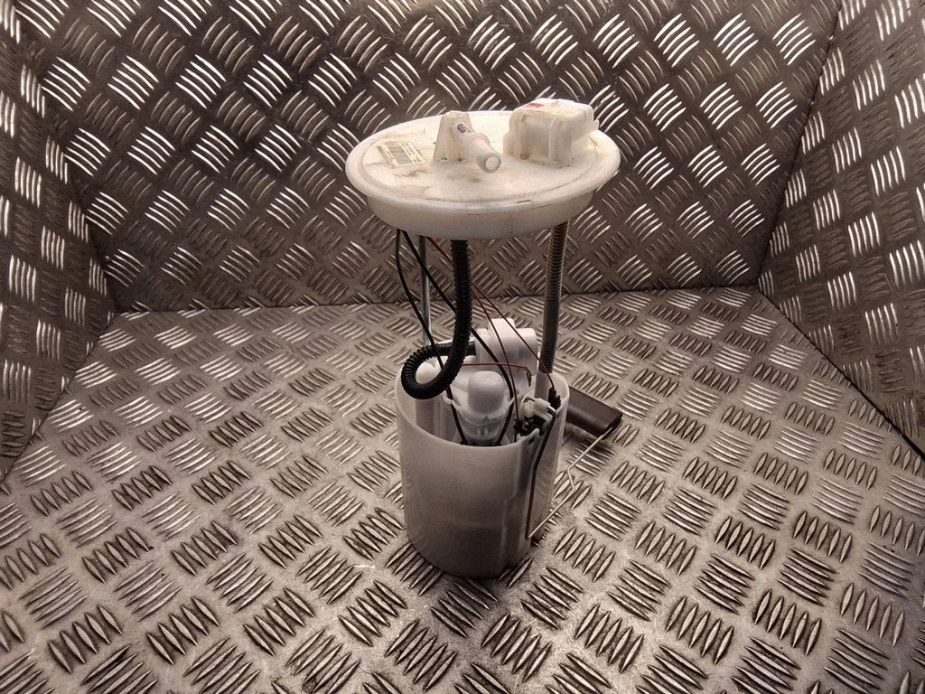 In-tank fuel pump 1510061M00