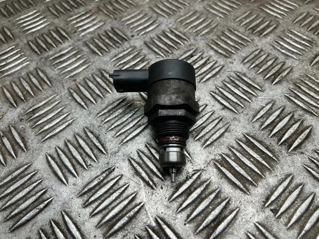 Regulator ciśnienia paliwa 31216313