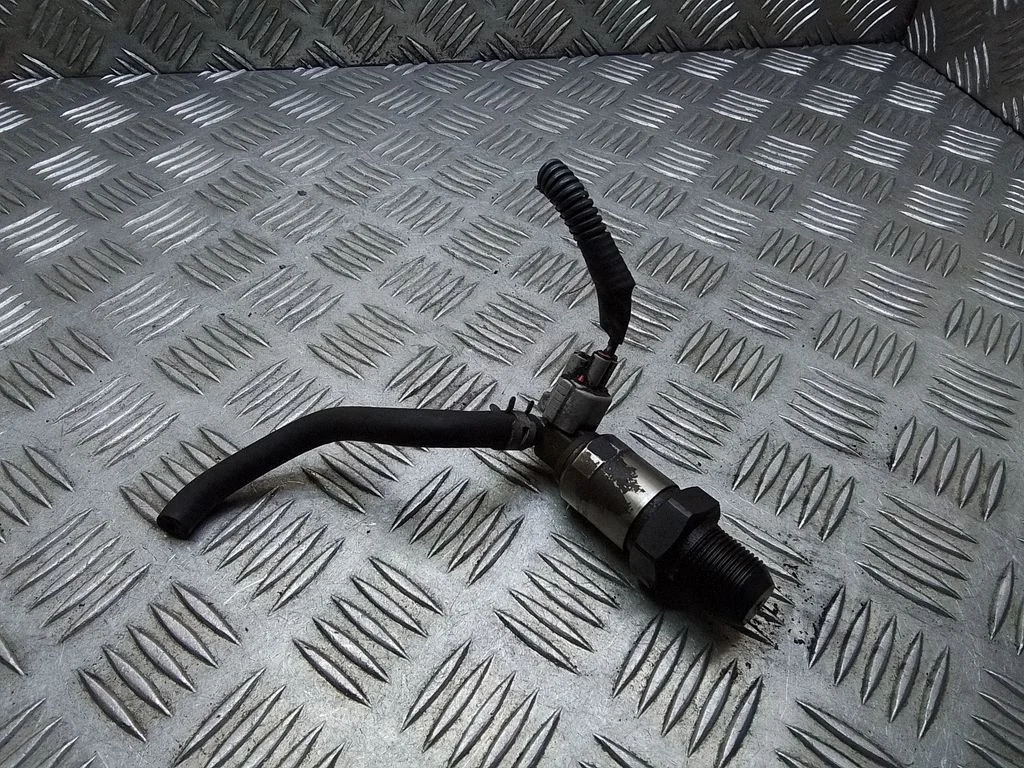 Degvielas spiediena regulators – Toyota Avensis T250 (2006-2009)