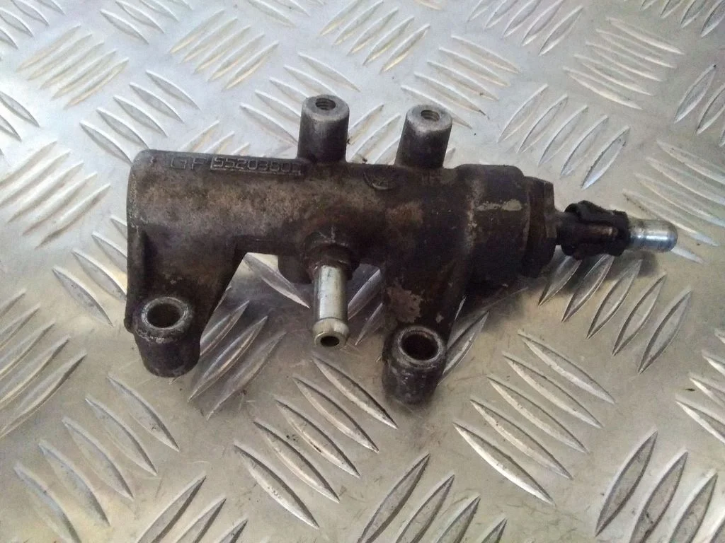 Degvielas spiediena regulators – Opel Vectra C (2005-2009)