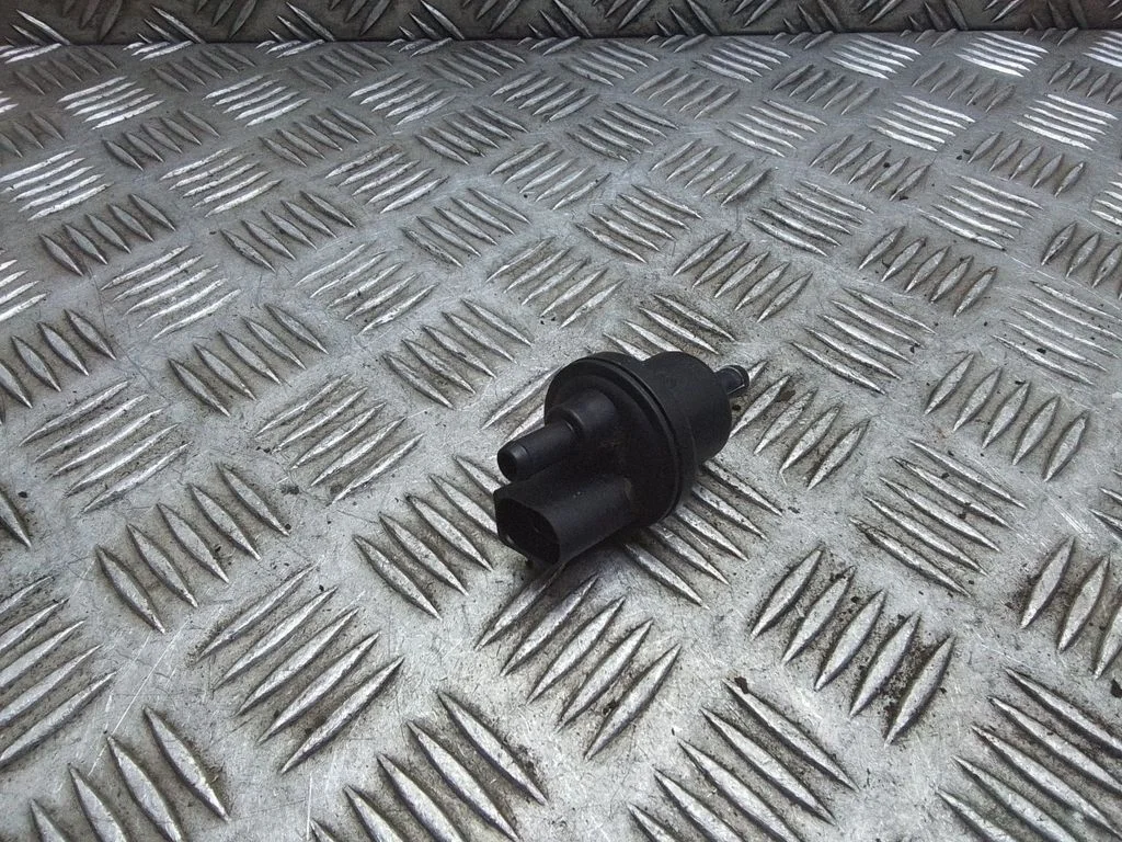 Vacuum valve – Volkswagen Golf Plus (2005-2013)