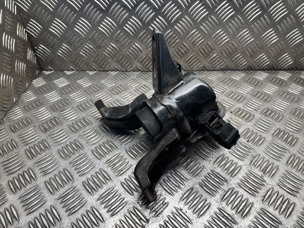 Dzinēja spilvens – Toyota Auris E180 (2012-2018)
