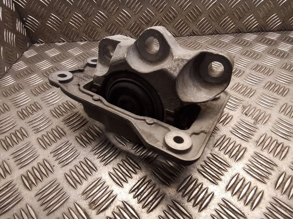 Dzinēja spilvens – Volvo XC90 (2014-)