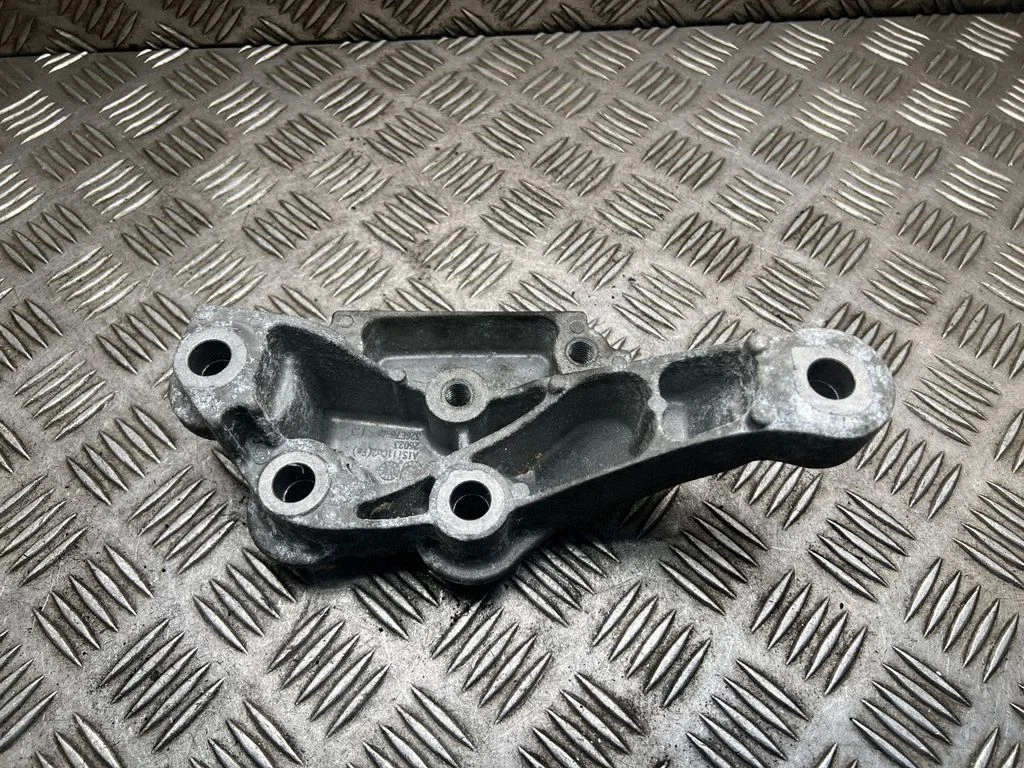 Wspornik silnika – Opel Astra K (2015-2021)
