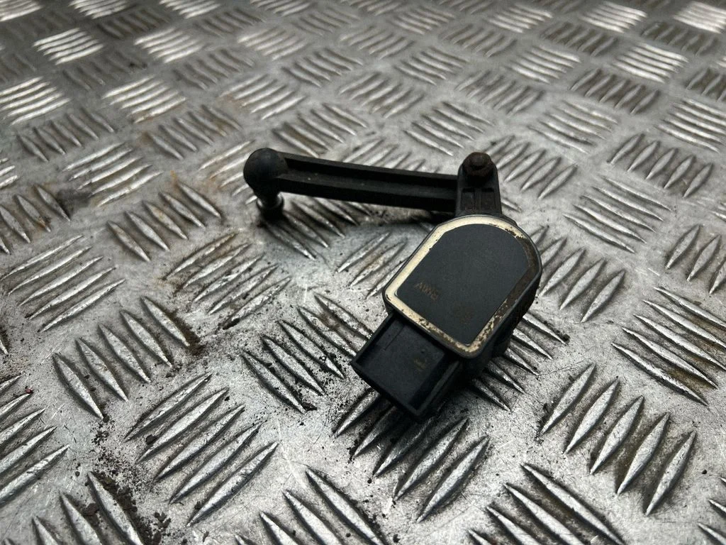 Augstuma devējs (priekšējo lukturu) – Mini Cooper Countryman R60 (2011-2016)
