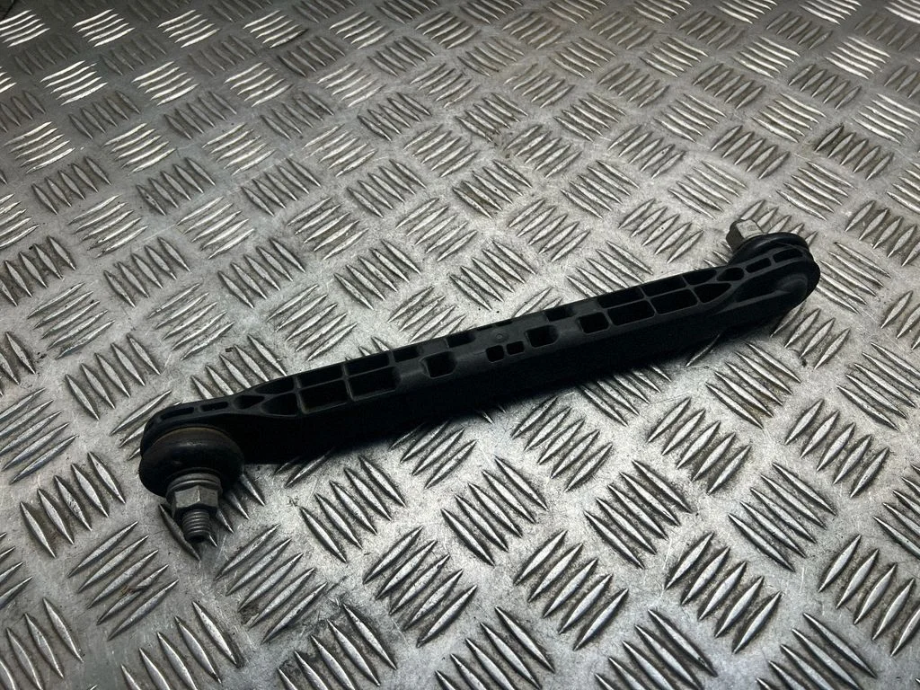 Priekšējā stabilizatora atsaite – Seat Arona (2017-)