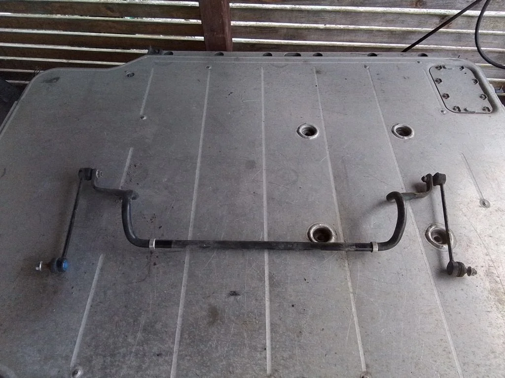 Priekšējais stabilizators – Nissan Qashqai (2010-2014)