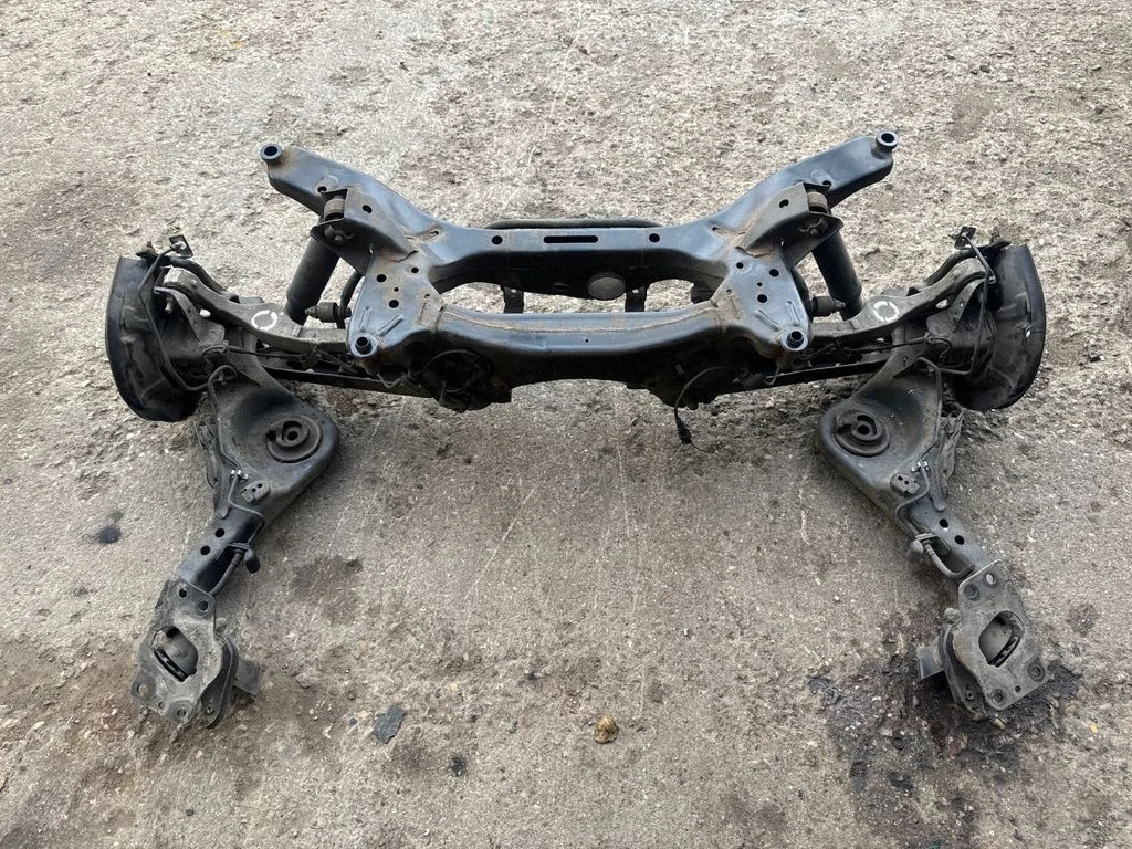 Tagumine sild – Nissan Qashqai (2014-2016)