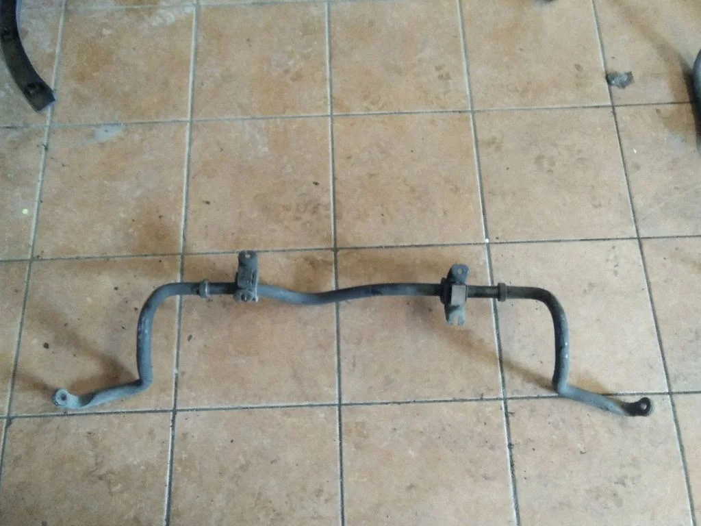 Aizmugurējais stabilizators – Nissan Qashqai (2006-2010)