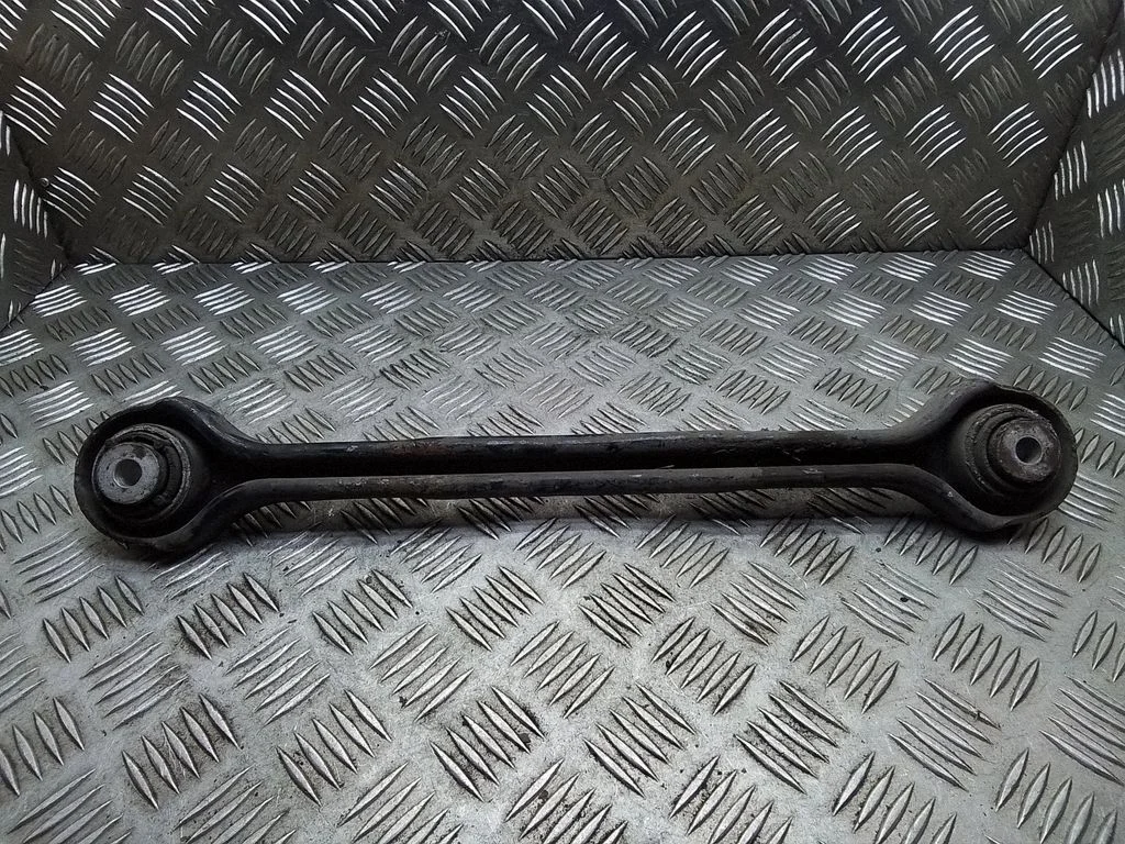 Tagumine ülemine õõtshoob – BMW 1-seeria E81 E87 (2004-2011)