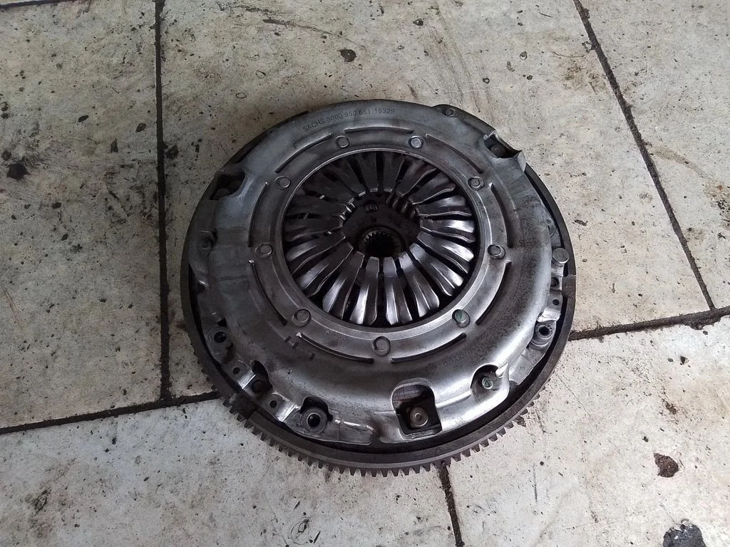 Clutch set kit – Opel Vivaro (2001-2014)