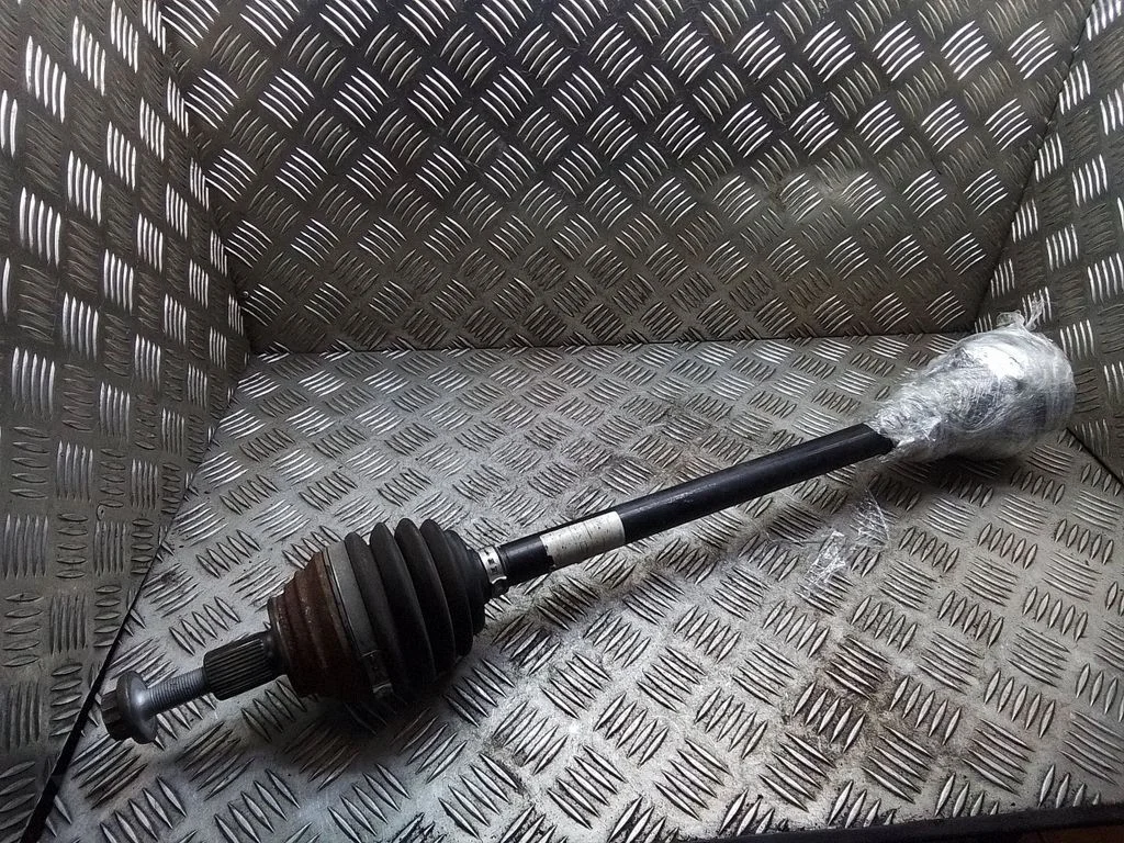 Rear driveshaft 8P0501204