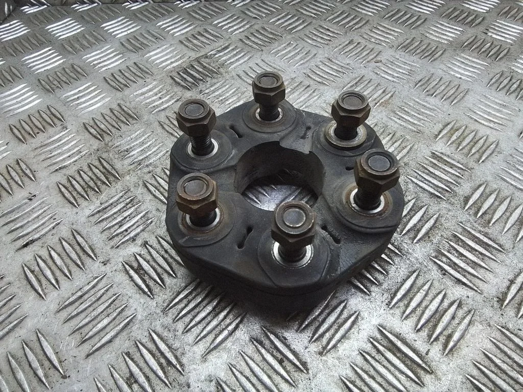 Kardāna gumijas savienojums – BMW 5. sērija E60 E61 (2004-2010)