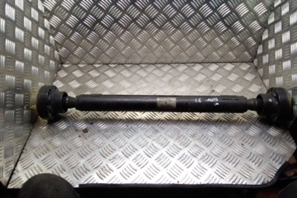 Front prop shaft – Volkswagen Touareg I (2002-2010)