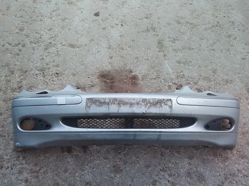 Front bumper – Mercedes-Benz C-Class W203 (2000-2007)