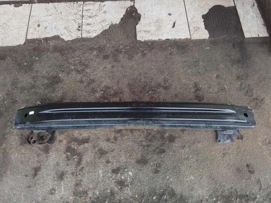 Priekšējā bampera šķērssija – Volkswagen Passat CC (2008-2016)