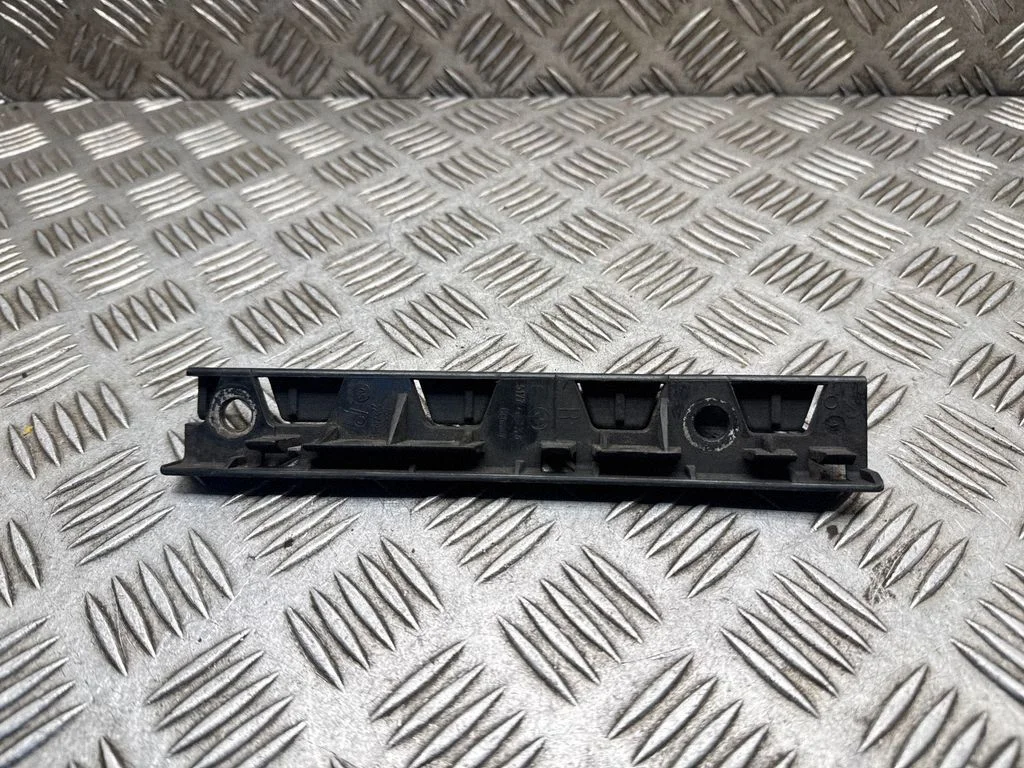 Front bumper mounting bracket – BMW 5 Series E60 E61 (2004-2010)