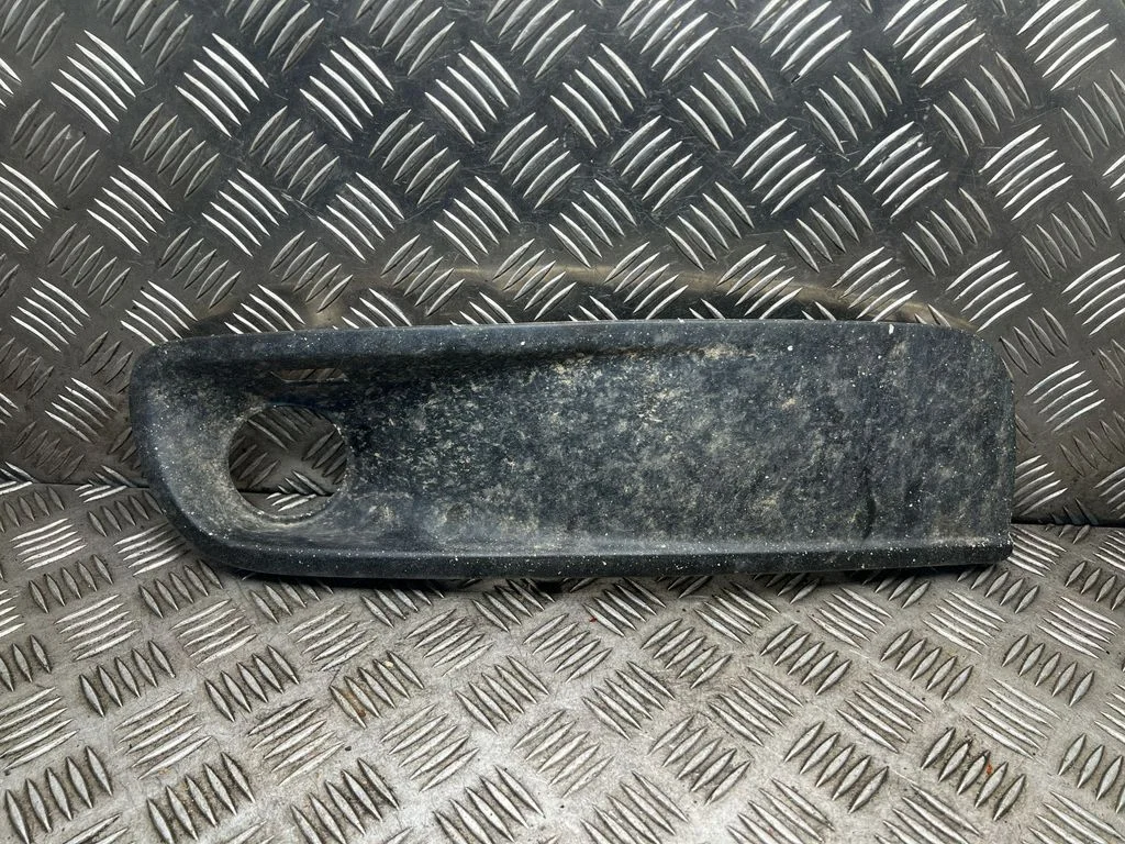 Apakšējās restes (trīs daļu) – Volkswagen Transporter - Caravelle T5 (2003-2015)