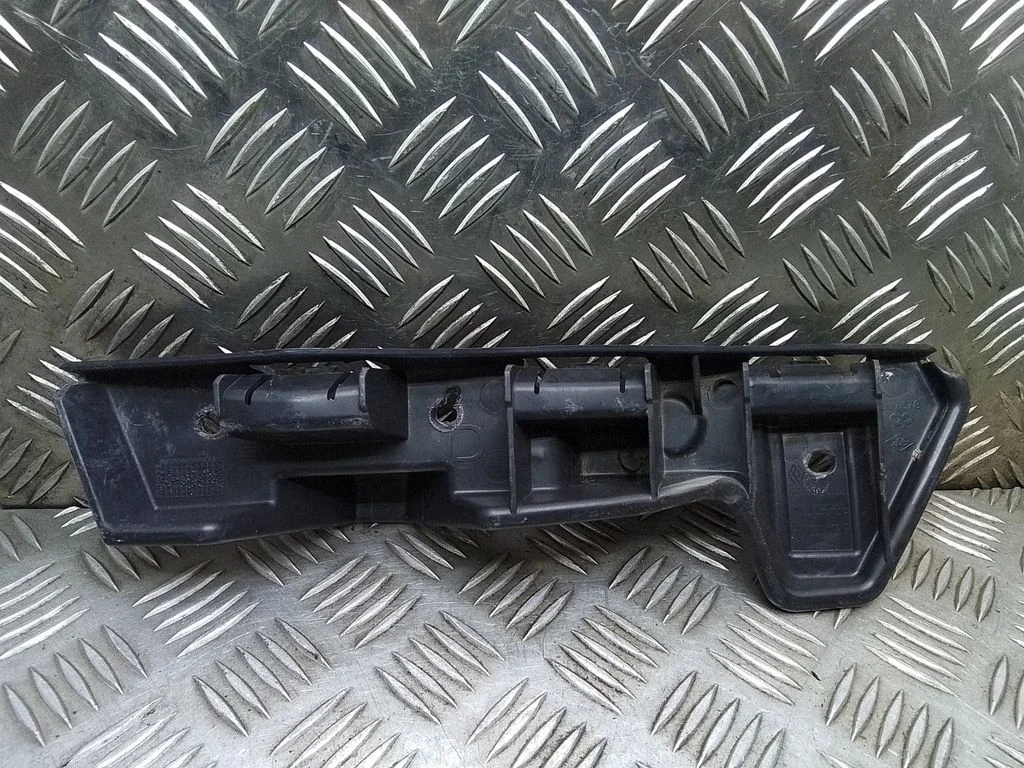 Front bumper mounting bracket – Opel Movano B (2010-2022)