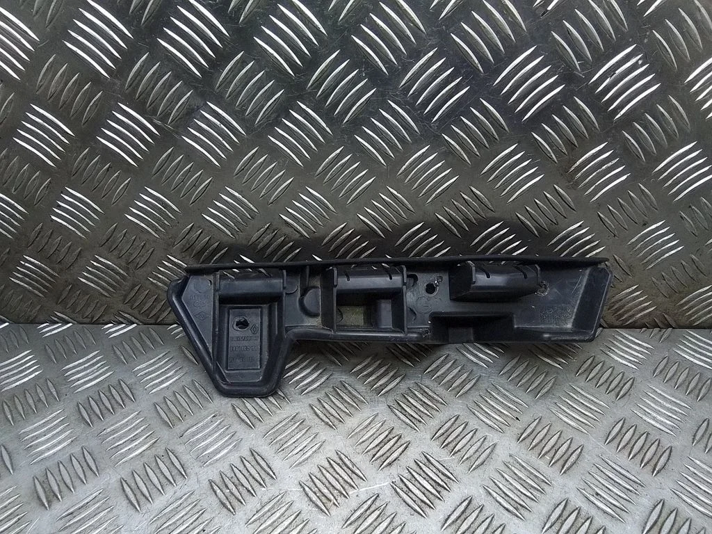Front bumper mounting bracket – Opel Movano B (2010-2022)