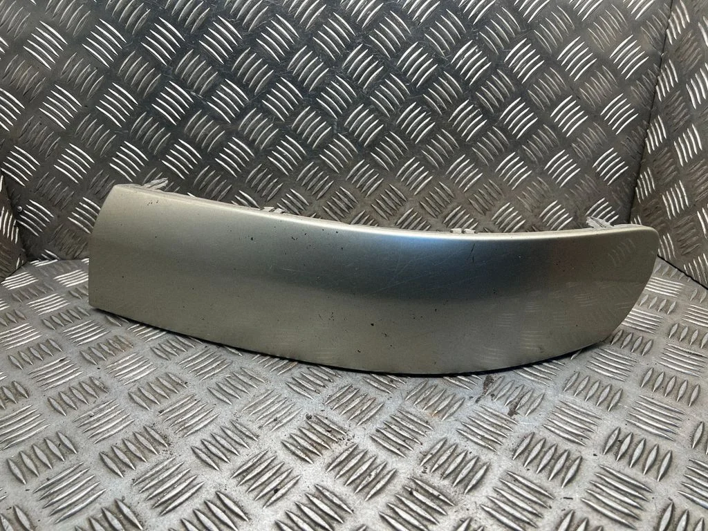 Priekšējā bampera apdares josla 7H5807717