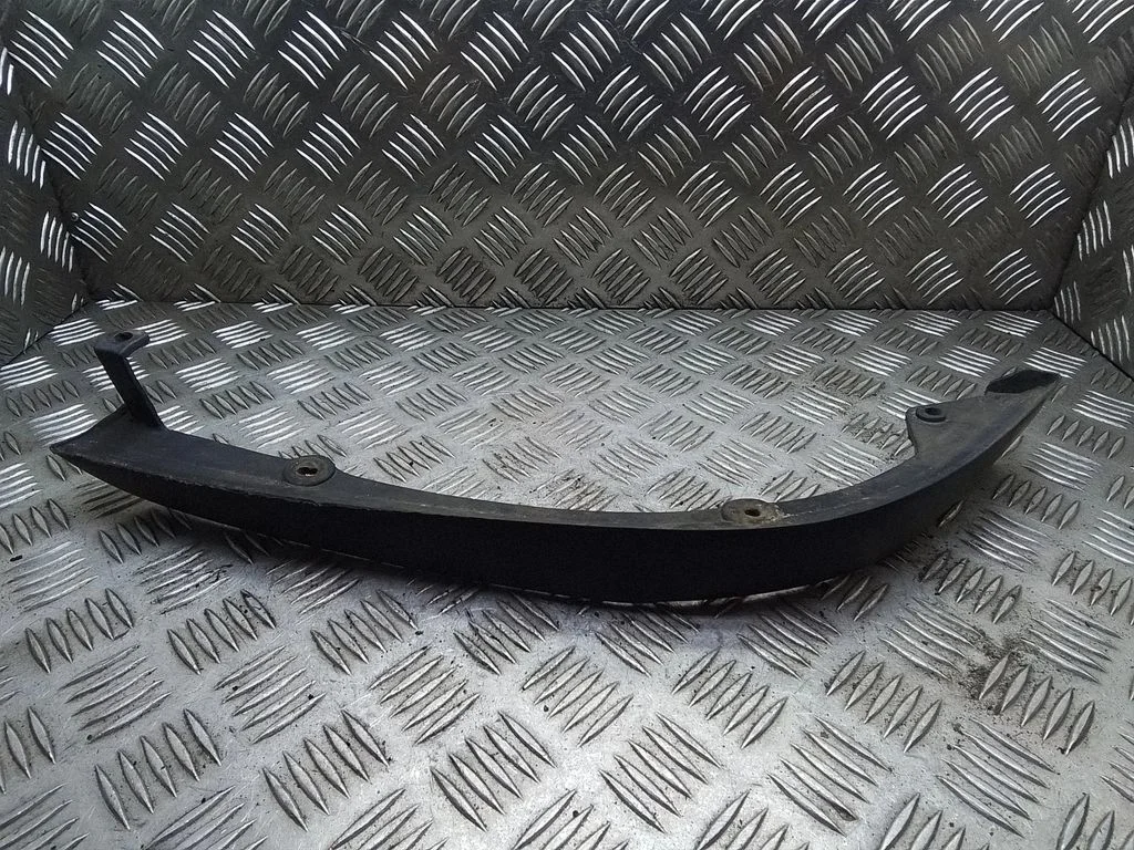 Bampera apakšējā daļa (lūpa) – Toyota Yaris Verso (1999-2005)