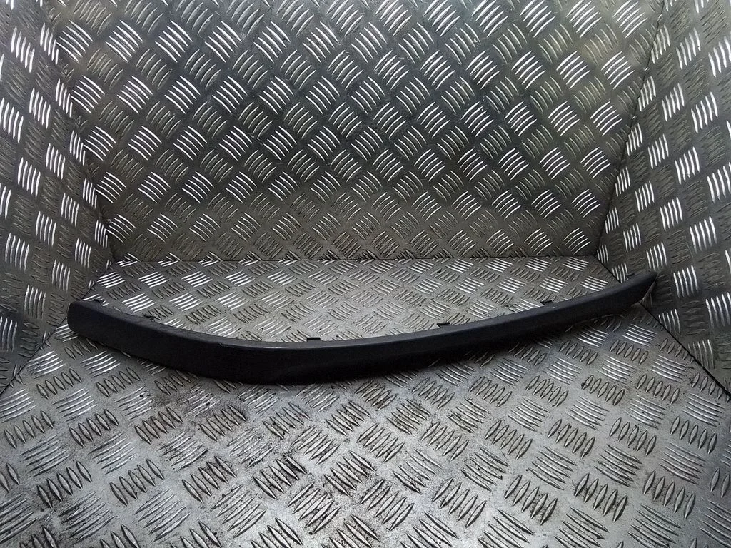 Esistange alumine osa (huul) – Skoda Octavia Mk2 (1Z) (2004-2013)