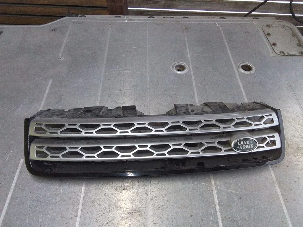 Atrapa górna (grill) – Land Rover Discovery Sport (2014-)