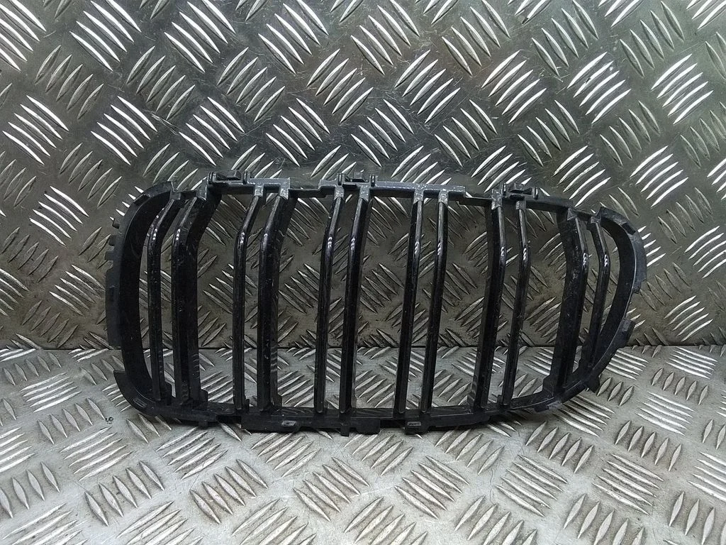 Front bumper upper radiator grill – BMW 5 Series F10 F11 (2009-2016)