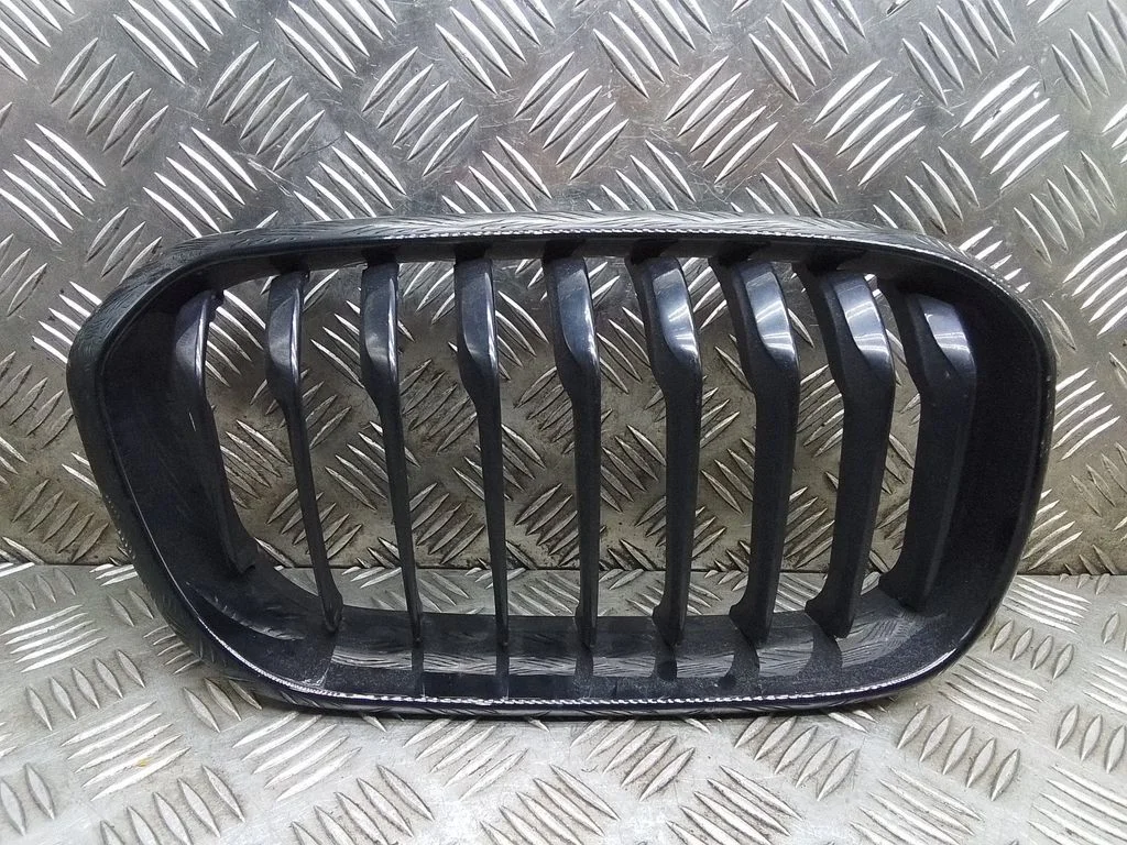 Augšējās restes – BMW 1. sērija F20 F21 (2011-2019)