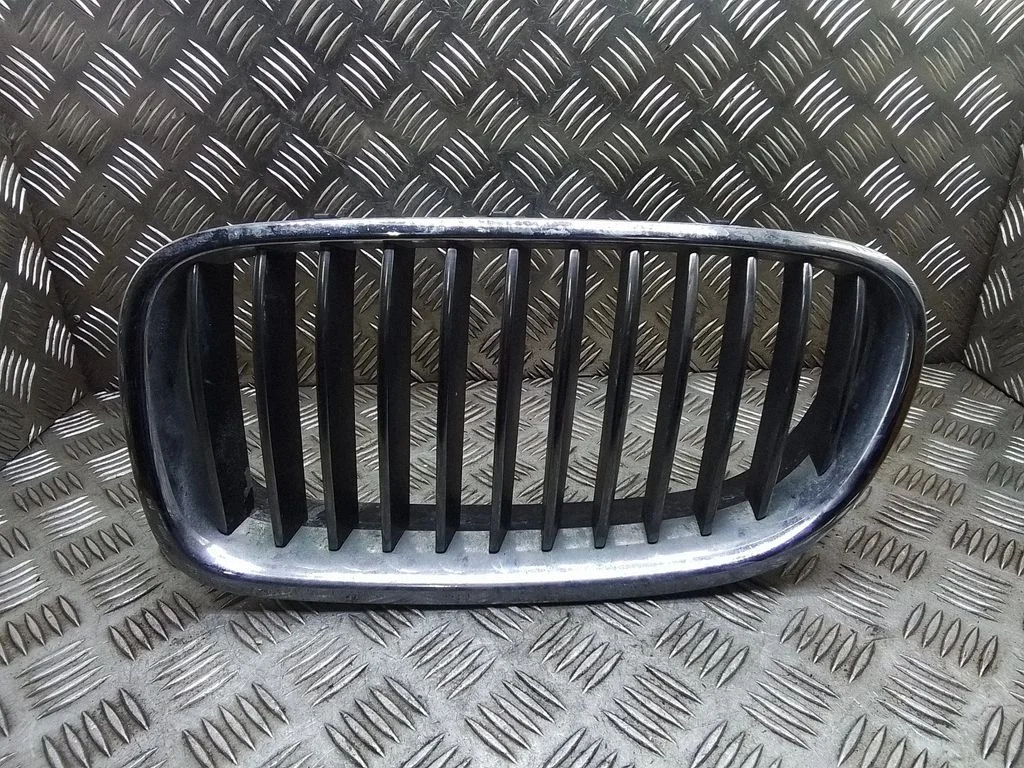 Front bumper upper radiator grill – BMW 5 Series F10 F11 (2009-2016)