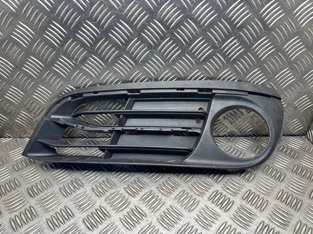 Front fog light trim/grill – BMW 5 Series F10 F11 (2009-2016)