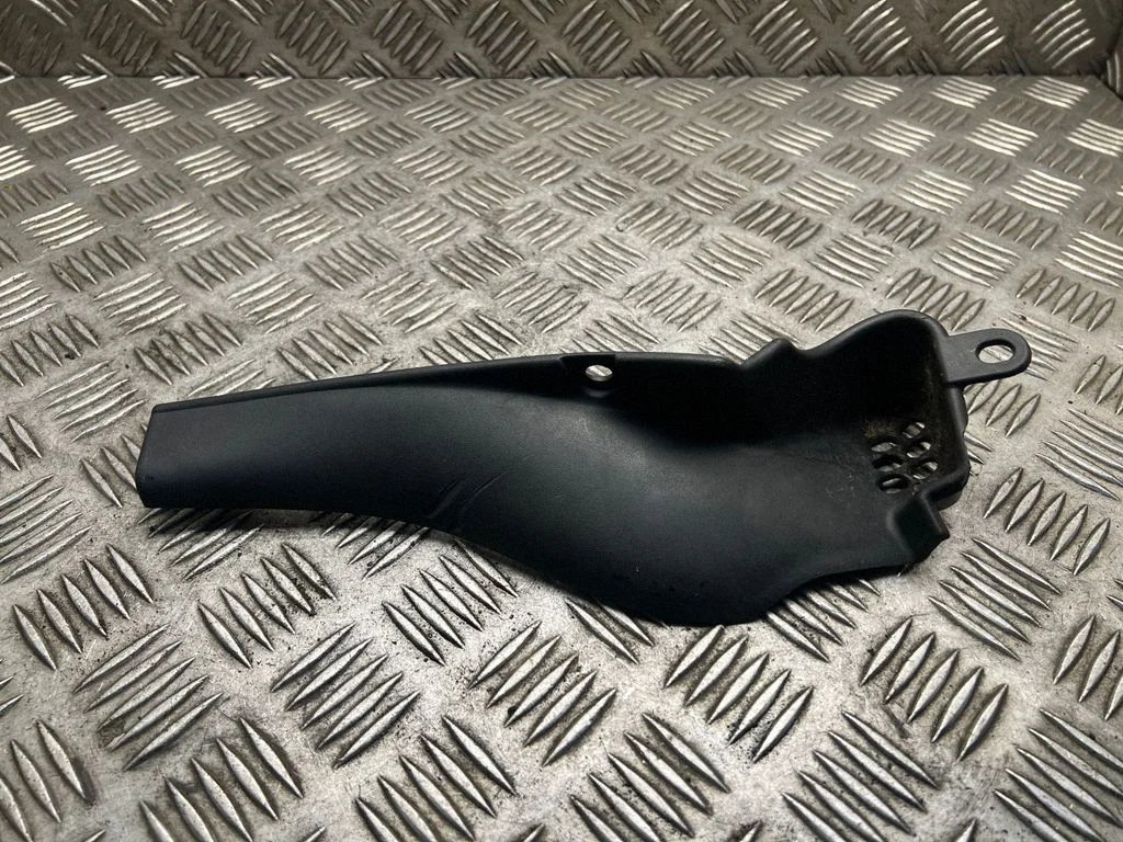 Wiper trim – Opel Vivaro (2001-2014)