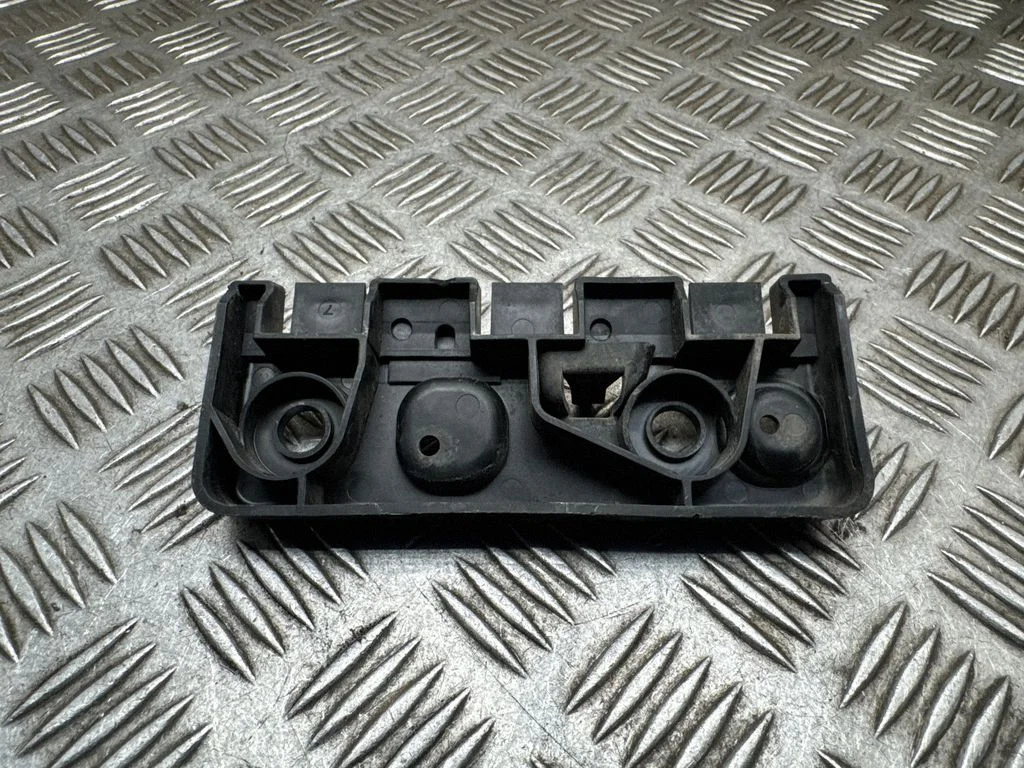 Fender mounting bracket – Volvo XC90 (2014-)