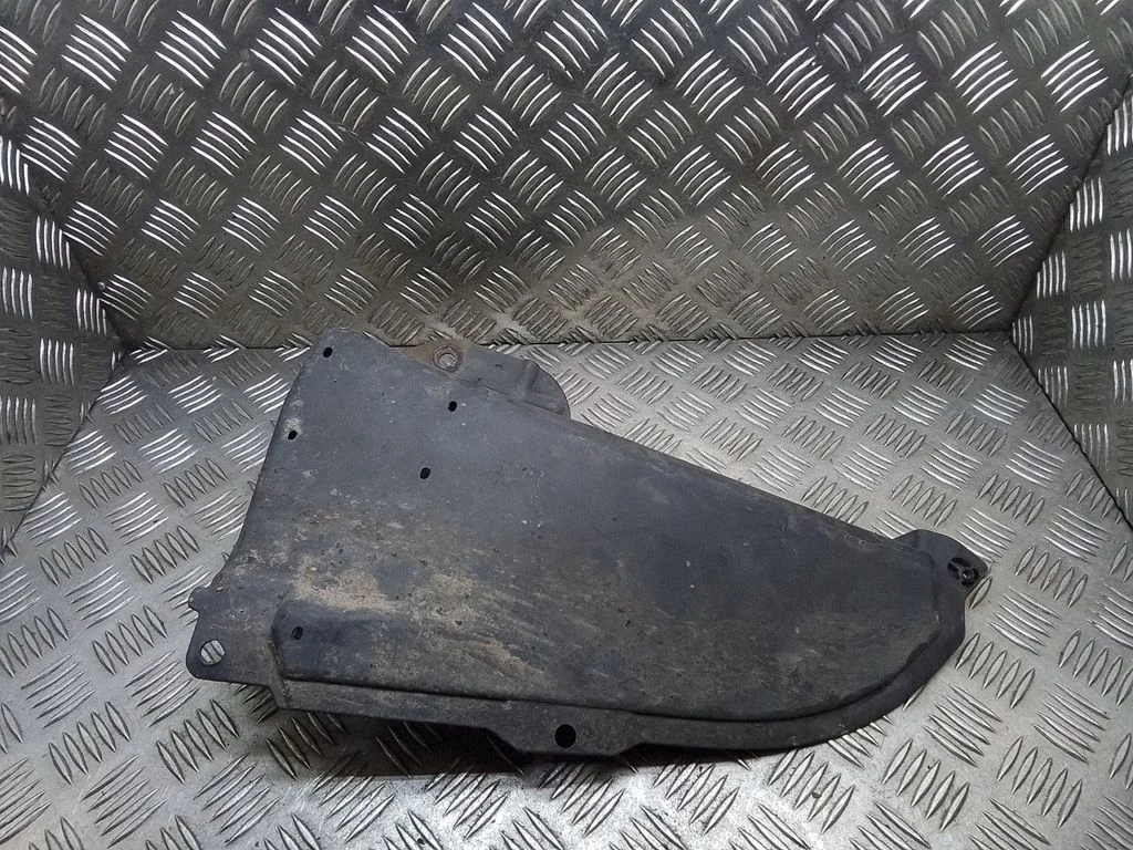 Front bumper skid plate/under tray