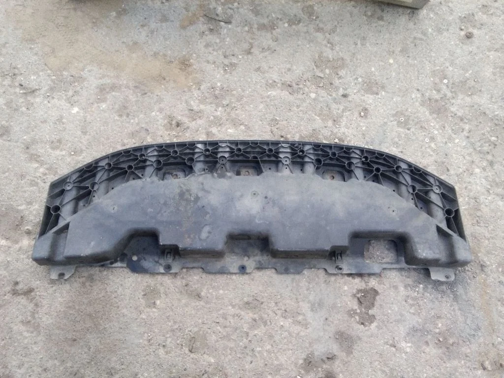 Front bumper skid plate/under tray – Nissan Leaf I (ZE0) (2010-2017)