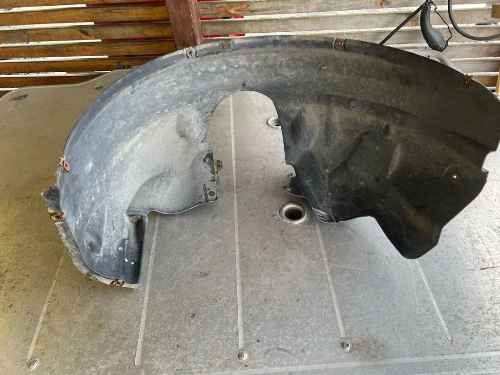 Priekšējais riteņa arkas dubļusargs 9T1616115A