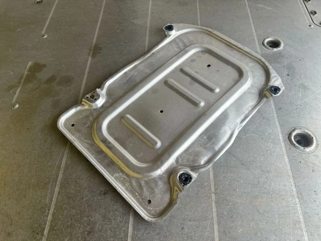 Motora dibena aizsargs 2Q0825229B