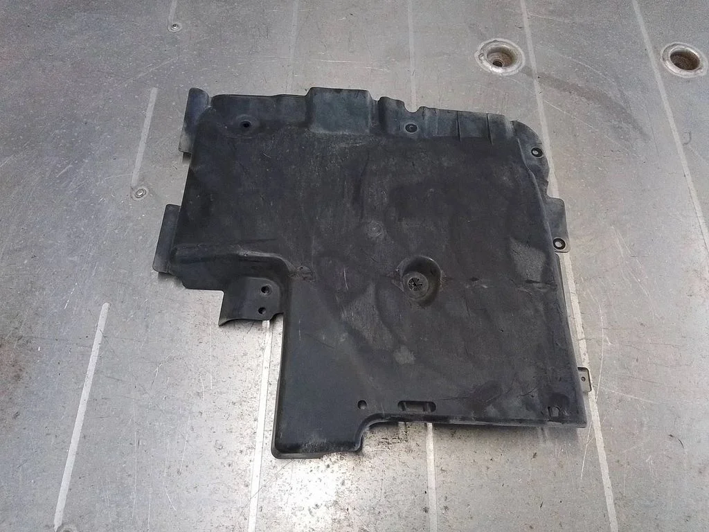 Vidējais dibena aizsargs fk72104c20ad
