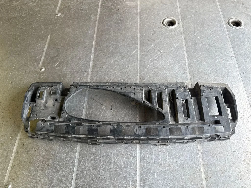 Tagumise kaitseraua kinnitusklamber – Mercedes-Benz E-klass W213 (2016-)