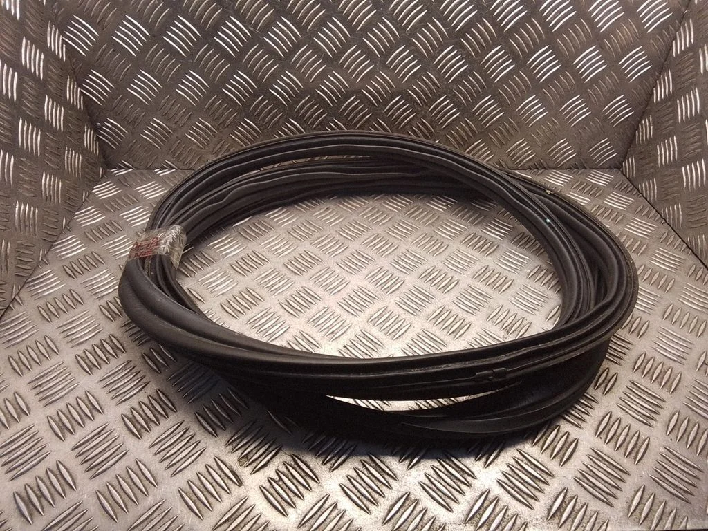 Laadimisukse tihend (kere pool) – Nissan Qashqai (2014-2016)
