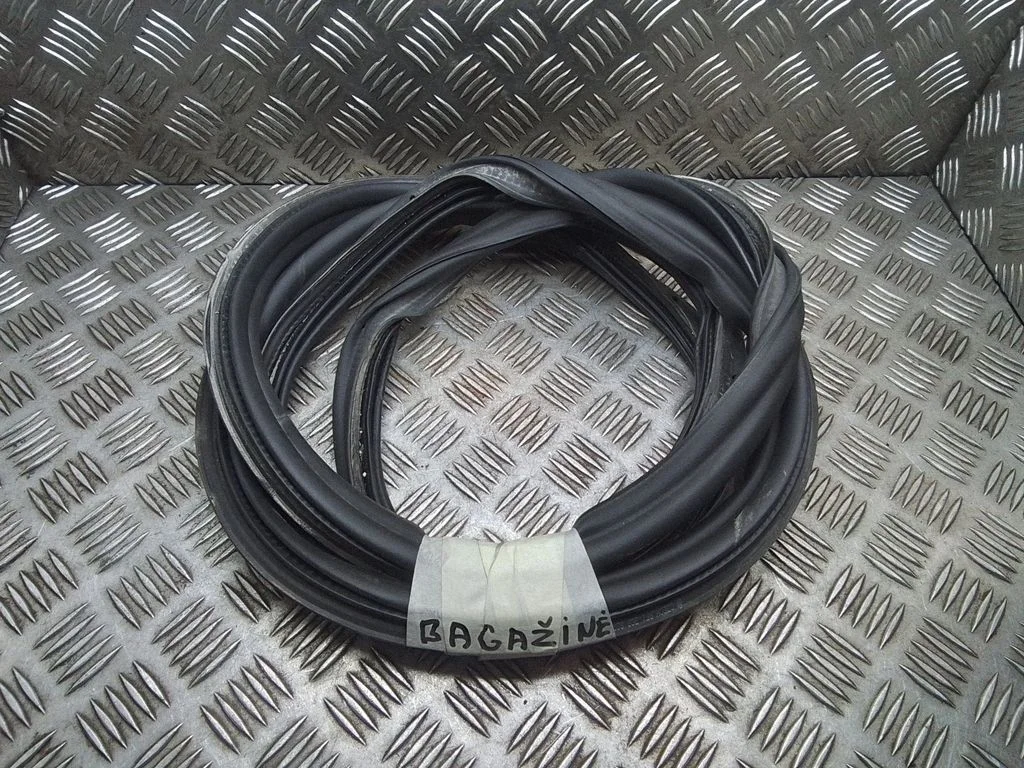 Loading door rubber seal (on body) – Volkswagen Passat CC (2008-2016)