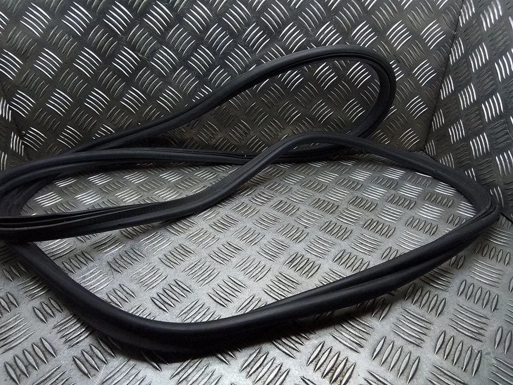 Loading door rubber seal (on body) – BMW 1 Series F20 F21 (2011-2019)