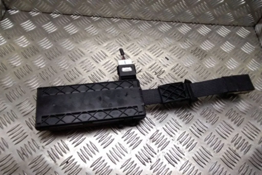 Tagaluugi sulgemismootor – Lexus GS 300 350 430 450H (2005-2012)